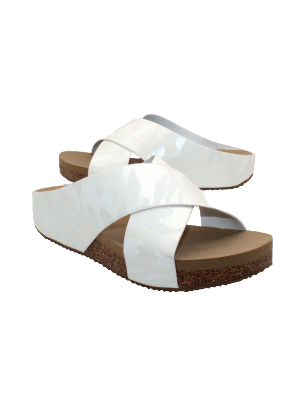 Volatile’s leather Ablette crisscross slides are everything you’d want in a warm weather sandal, they’re stylish, versatile, and endlessly comfortable. Featuring Volatile’s signature ultra-comfort EVA insole stationed on a modest low wedge, these are ideal for all day walking.