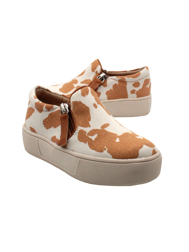 Volatile Kid’s ‘Chorus’ brown cow double zipper sneaker in printed cotton canvas is designed to easily slip on and off. They feature a cushioned sock stationed on a textured rubber sneaker bottom that’s ready for all day play. Pair them with casual outfits and dress up looks alike. 3/4 angle
