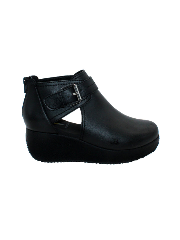 Volatile’s ultra-versatile ‘Flagstaff’ bootie gives you a lift with an easy to wear wedge that is balanced by a substantial platform, making it comfortable to walk in all day. It has a side cut out detail, large adjustable metal buckle, and back zipper so you can slip these on with ease. 