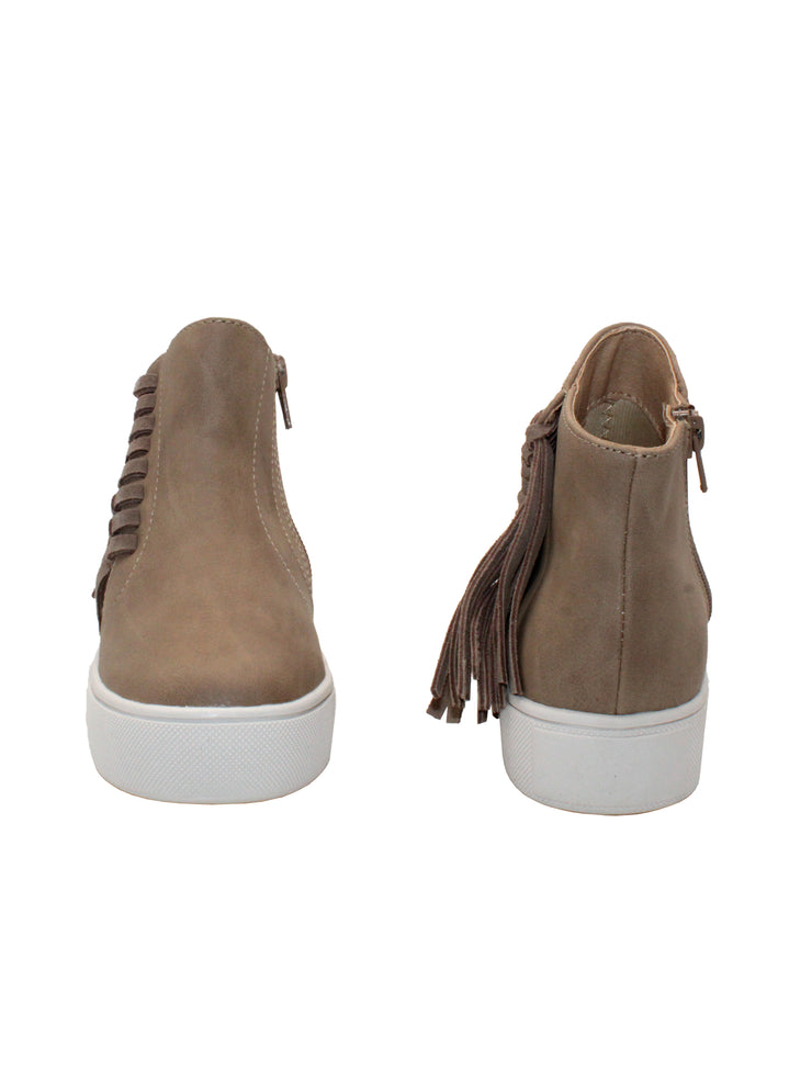 The ‘Lance’ fringed sneaker bootie by Volatile Kids is designed for little feet going to big places and is the comfiest way to take part in the Western trend. They have inside zippers to make them easy to slip on and off, while the textured rubber sneaker bottom provides traction and stability. These work equally well with skirts and pants alike. taupe 3