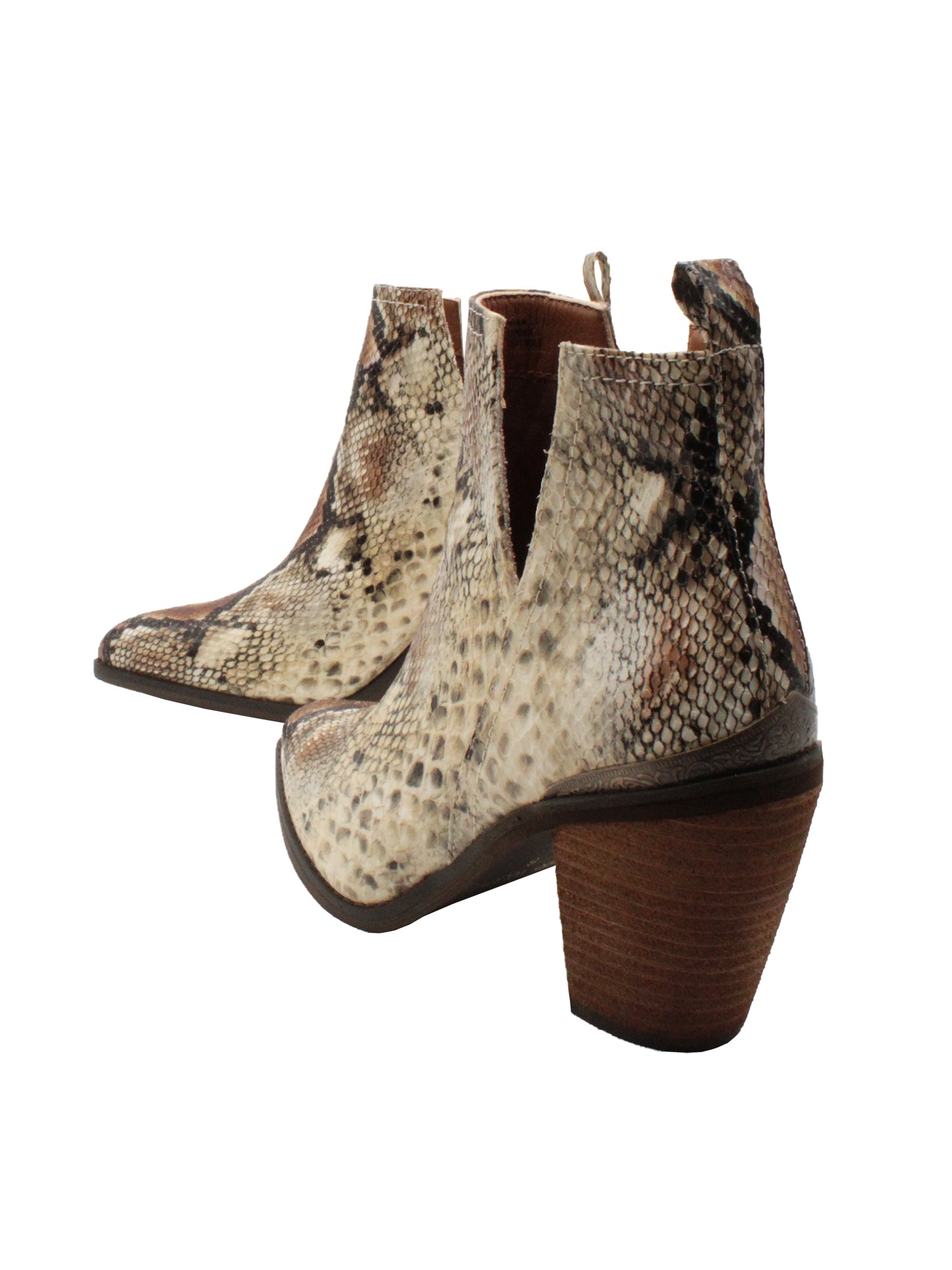 Very Volatile’s ‘Mumba’ open shank, pull-on bootie can complete any look in your fall wardrobe with its genuine hair calf or faux exotic upper. Set on a stacked leather heel, this pair nods to the Western trend with a burnished metal heel rand and tapered toe shape. Wear them with everything from skinny jeans to feminine dresses.